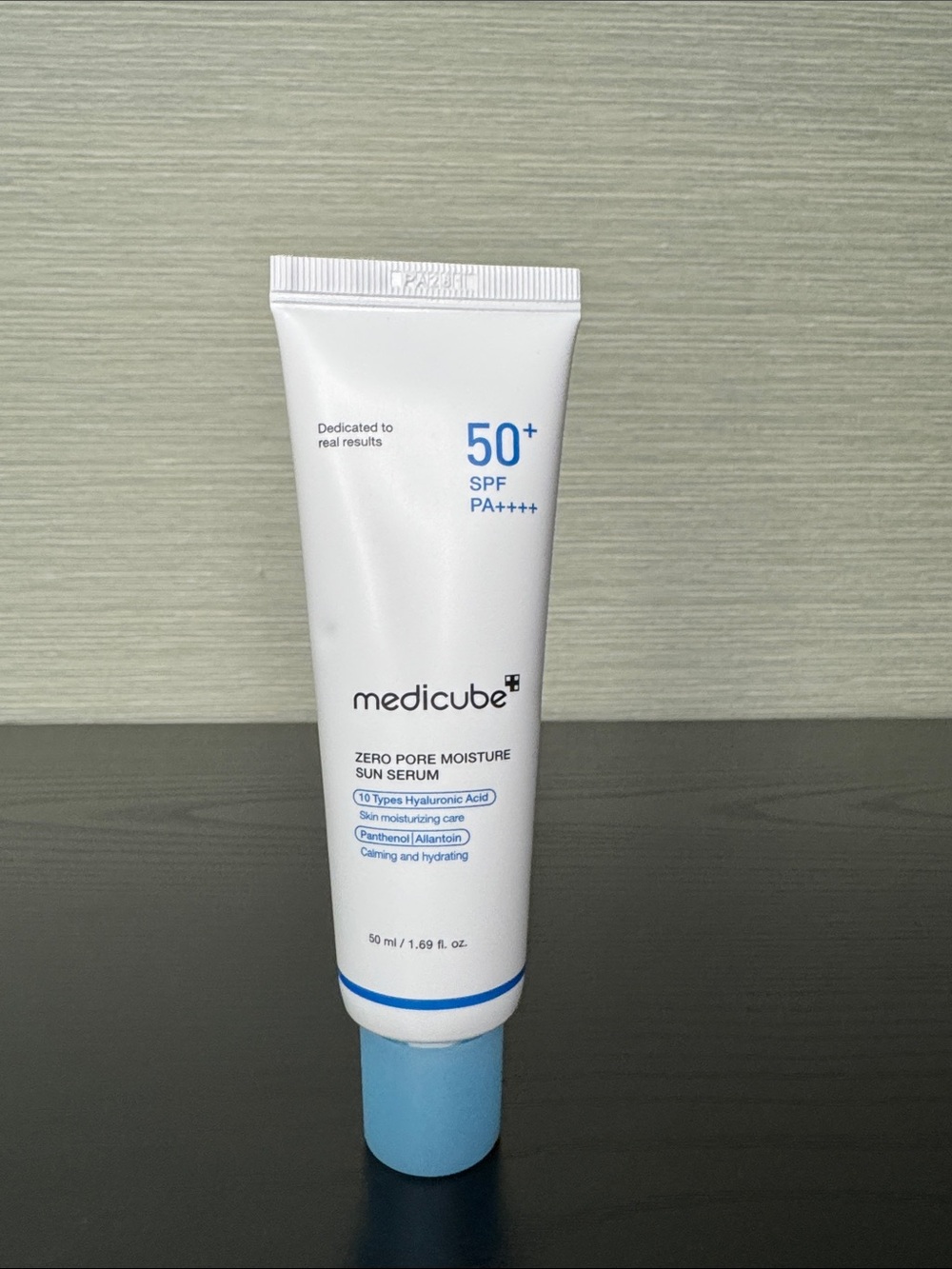 Medicube Zero Pore Moisture Sun Serum SPF 50+ - Picture 3 of 3
